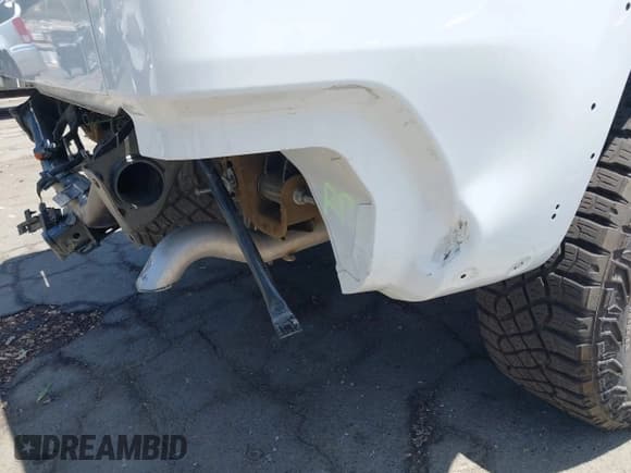 ✅ 2025 Chevrolet Silverado 1500 ZR2 • VIN: 3GCUKHEL3SG294019 • Лот: 42815128. Опубликован ранее на IAAI с пробегом 7 721 миль. Бесплатный доступ к архиву аукционных продаж из США и подробный отчёт об истории автомобиля на DreamBid. Изображение 17.