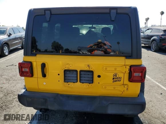 ✅ 2020 Jeep Wrangler Unlimited Sport S • VIN: 1C4HJXDG1LW189677 • Lot: 62716145. Wystawiony na Copart z przebiegiem 69 624 mil. Bezpłatny archiwum sprzedaży aukcyjnych z USA i szczegółowy raport historii pojazdu na DreamBid. Zdjęcie 6.