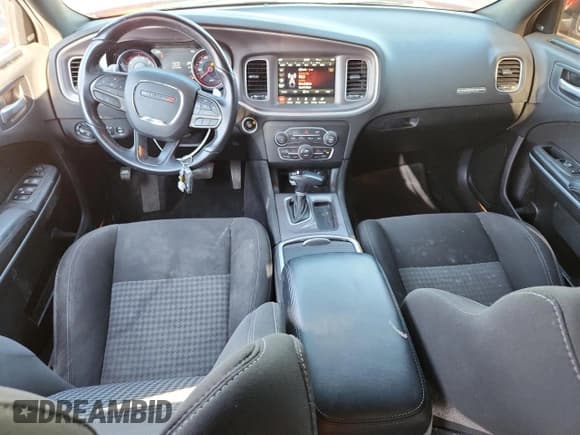 ✅ 2022 Dodge Charger GT • VIN: 2C3CDXHG4NH189058 • Lot: 69215365. Wystawiony na Copart z przebiegiem 89 630 mil. Bezpłatny archiwum sprzedaży aukcyjnych z USA i szczegółowy raport historii pojazdu na DreamBid. Zdjęcie 8.