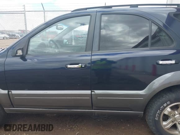 ✅ 2008 Kia Sorento EX • VIN: KNDJC736985842404 • Lot: 39227080. Listed on IAAI with 179,285 mi. Free auction sales archive from the USA and detailed vehicle history report at DreamBid. Image 14.
