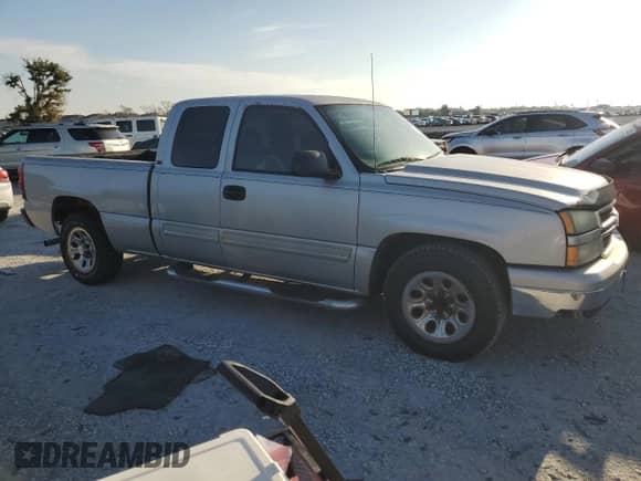 2006 Chevrolet Silverado 1500 LT2 z VIN 2GCEC19T261111095, wystawiony jako Copart lot #70645795 z przebiegiem Nie podano mil oraz Czysty tytuł • Clean title. Historia ofert i sprzedaży dostępna na DreamBid. Obrazek 4.