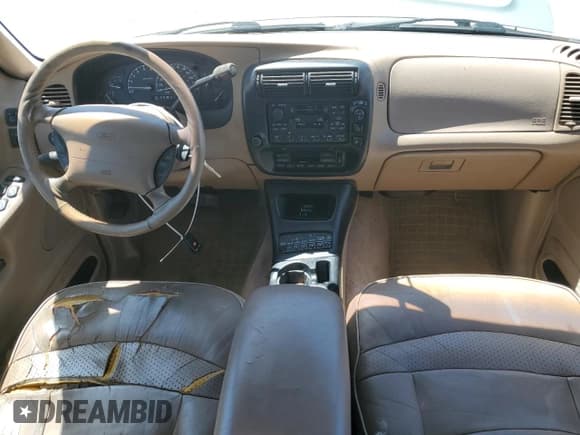 ✅ 1997 Ford Explorer XLT • VIN: 1FMDU32P5VZB36074 • Lot: 57289935. Listed on Copart with 185,654 mi. Free auction sales archive from the USA and detailed vehicle history report at DreamBid. Image 8.