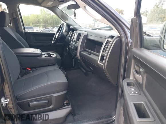 ✅ 2022 Ram 1500 Tradesman • VIN: 3C6RR6KG6NG210767 • Lot: 43426762. Wystawiony na IAAI z przebiegiem 18 317 mil. Bezpłatny archiwum sprzedaży aukcyjnych z USA i szczegółowy raport historii pojazdu na DreamBid. Zdjęcie 5.