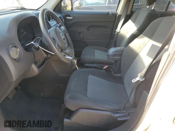 ✅ 2017 Jeep Patriot Sport • VIN: 1C4NJPBA3HD187434 • Лот: 89823265. Опубликован ранее на Copart с пробегом 161 965 миль. Бесплатный доступ к архиву аукционных продаж из США и подробный отчёт об истории автомобиля на DreamBid. Изображение 7.