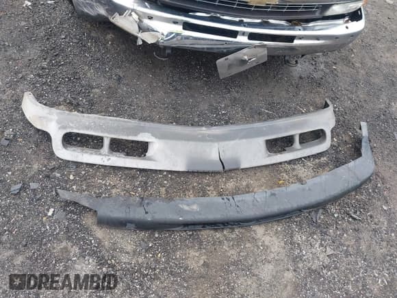 ✅ 2000 Chevrolet Silverado 1500 LS • VIN: 1GCEC14T1YZ251253 • Лот: 42094727. Опубликован ранее на IAAI с пробегом 425 300 миль. Бесплатный доступ к архиву аукционных продаж из США и подробный отчёт об истории автомобиля на DreamBid. Изображение 18.