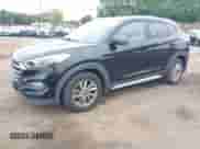 2018 Hyundai Tucson SEL z VIN KM8J33A4XJU654699, wystawiony jako IAAI lot #42993670 z przebiegiem 89 961 mil mil oraz . Historia ofert i sprzedaży dostępna na DreamBid. Obrazek 2.