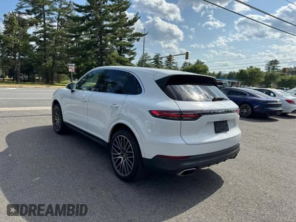✅ 2019 Porsche Cayenne • VIN: WP1AA2AY4KDA17556 • Lot: 62400465. Listed on Copart with 85,284 mi. Free auction sales archive from the USA and detailed vehicle history report at DreamBid. Image 4.