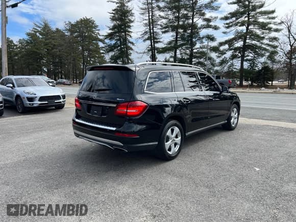 ✅ 2018 Mercedes-Benz GL 450 • VIN: 4JGDF6EE9JA997191 • Lot: 48873724. Listed on Copart with 209,501 mi. Free auction sales archive from the USA and detailed vehicle history report at DreamBid. Image 3.