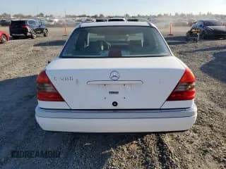 ✅ 1994 Mercedes-Benz 200 220 • VIN: WDBHA22E7RF004365 • Lot: 89779625. Wystawiony na Copart z przebiegiem 185 810 mil. Bezpłatny archiwum sprzedaży aukcyjnych z USA i szczegółowy raport historii pojazdu na DreamBid. Zdjęcie 6.