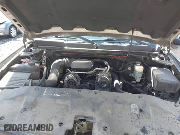 2008 Chevrolet Silverado 1500 Work Truck z VIN 1GCEC19X78Z163206, wystawiony jako IAAI lot #41654310 z przebiegiem 224 879 mil mil oraz . Historia ofert i sprzedaży dostępna na DreamBid. Obrazek 10.