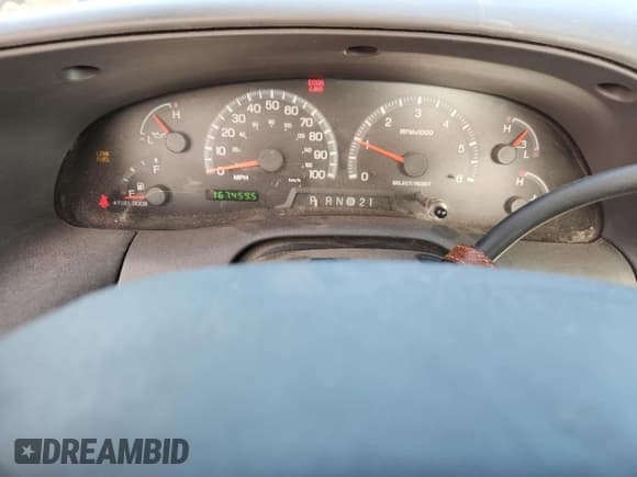 ✅ 2000 Ford F-150 • VIN: 2FTRF18L7YCA64471 • Лот: 81100235. Опубликован ранее на Copart с пробегом 167 459 миль. Бесплатный доступ к архиву аукционных продаж из США и подробный отчёт об истории автомобиля на DreamBid. Изображение 9.