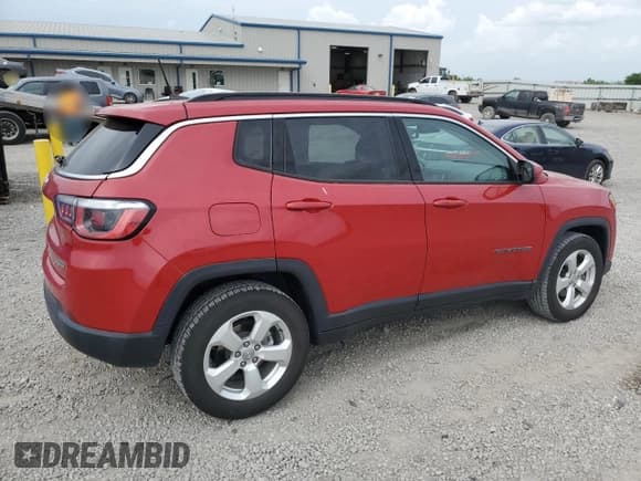 ✅ 2018 Jeep Compass Altitude • VIN: 3C4NJCBBXJT503252 • Lot: 54716095. Wystawiony na Copart z przebiegiem 72 889 mil. Bezpłatny archiwum sprzedaży aukcyjnych z USA i szczegółowy raport historii pojazdu na DreamBid. Zdjęcie 3.