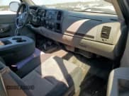 ✅ 2007 Chevrolet Silverado 2500HD 1LT • VIN: 1GCHK24K07E506784 • Lot: 85856295. Wystawiony na Copart z przebiegiem 153 035 mil. Bezpłatny archiwum sprzedaży aukcyjnych z USA i szczegółowy raport historii pojazdu na DreamBid. Zdjęcie 10.