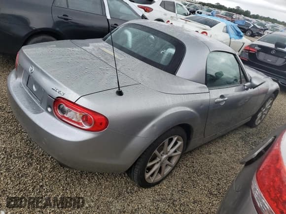 ✅ 2011 Mazda MX-5 Miata Touring • VIN: JM1NC2MF0B0219647 • Лот: 74085934. Опубликован ранее на Copart с пробегом 81 158 миль. Бесплатный доступ к архиву аукционных продаж из США и подробный отчёт об истории автомобиля на DreamBid. Изображение 3.