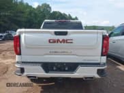 ✅ 2022 GMC Sierra 1500 • VIN: 3GTUUGET6NG585901 • Lot: 42601844. Wystawiony na IAAI z przebiegiem 57 633 mil. Bezpłatny archiwum sprzedaży aukcyjnych z USA i szczegółowy raport historii pojazdu na DreamBid. Zdjęcie 16.