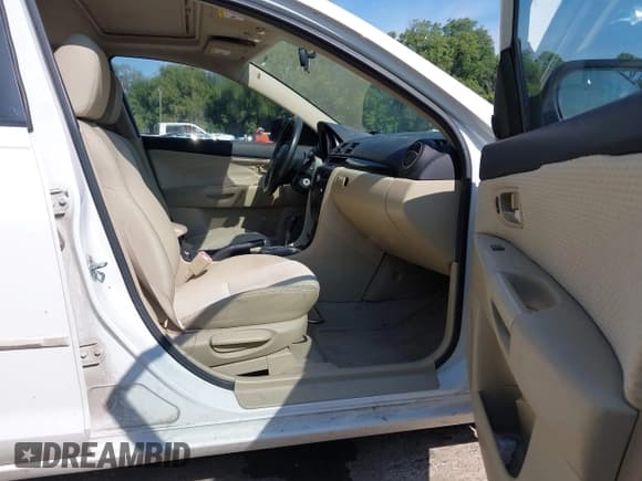 ✅ 2005 Mazda 3 i • VIN: JM1BK12F551281126 • Lot: 43010180. Listed on IAAI with 194,642 mi. Free auction sales archive from the USA and detailed vehicle history report at DreamBid. Image 5.