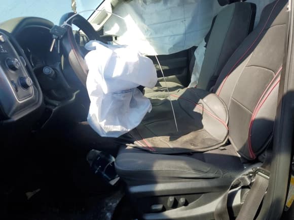 ✅ 2018 Chevrolet Silverado 1500 LT • VIN: 1GCVKREC9JZ227224 • Lot: 67712735. Wystawiony na Copart z przebiegiem 123 488 mil. Bezpłatny archiwum sprzedaży aukcyjnych z USA i szczegółowy raport historii pojazdu na DreamBid. Zdjęcie 7.