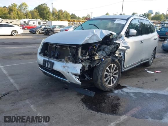 ✅ 2015 Nissan Pathfinder S • VIN: 5N1AR2MM6FC641014 • Lot: 43380672. Wystawiony na IAAI z przebiegiem 131 788 mil. Bezpłatny archiwum sprzedaży aukcyjnych z USA i szczegółowy raport historii pojazdu na DreamBid. Zdjęcie 2.