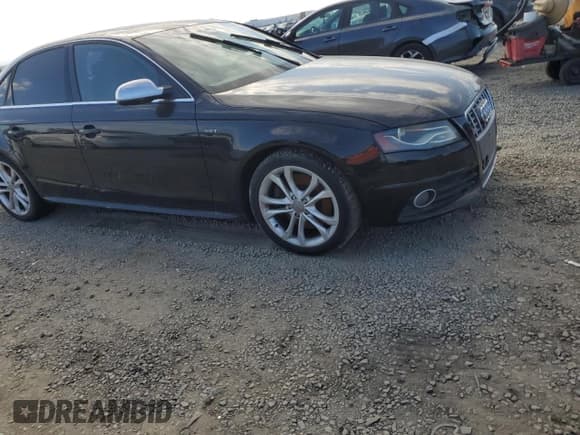 ✅ 2011 Audi S4 Premium Plus • VIN: WAUBGAFL1BA075716 • Lot: 92657005. Wystawiony na Copart z przebiegiem 100 815 mil. Bezpłatny archiwum sprzedaży aukcyjnych z USA i szczegółowy raport historii pojazdu na DreamBid. Zdjęcie 4.