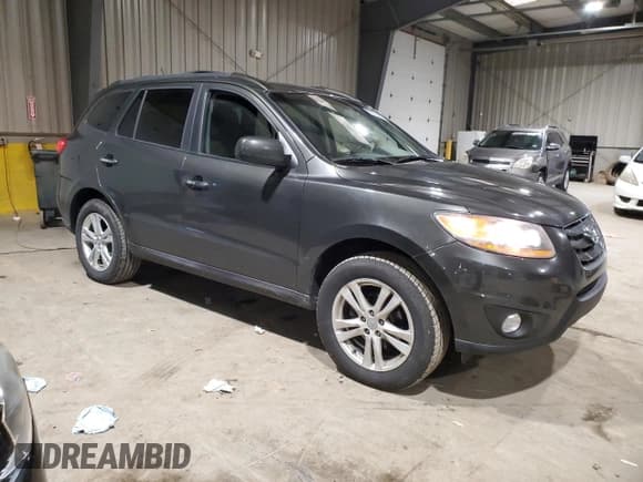 ✅ 2011 Hyundai Santa Fe Limited • VIN: 5XYZKDAG1BG058782 • Lot: 82202084. Listed on Copart with 127,953 mi. Free auction sales archive from the USA and detailed vehicle history report at DreamBid. Image 4.