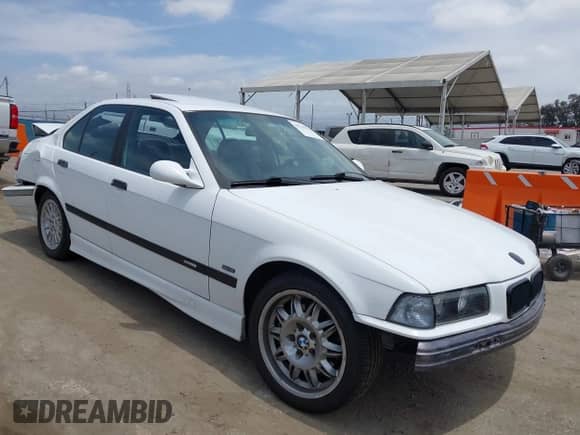 1998 BMW 3 Series M3s with VIN WBSCD9329WEE07762, listed as a IAAI auction lot 42239221 with Not provided miles and . Bid and sale history available at DreamBid. Image 1.