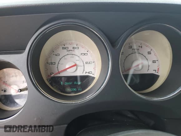 ✅ 2012 Dodge Challenger SXT • VIN: 2C3CDYAG4CH187050 • Lot: 52743774. Wystawiony na Copart z przebiegiem 191 096 mil. Bezpłatny archiwum sprzedaży aukcyjnych z USA i szczegółowy raport historii pojazdu na DreamBid. Zdjęcie 9.