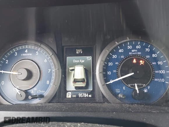 ✅ 2017 Toyota Sienna XLE • VIN: 5TDYZ3DC3HS847876 • Lot: 43288058. Listed on IAAI with 95,784 mi. Free auction sales archive from the USA and detailed vehicle history report at DreamBid. Image 15.