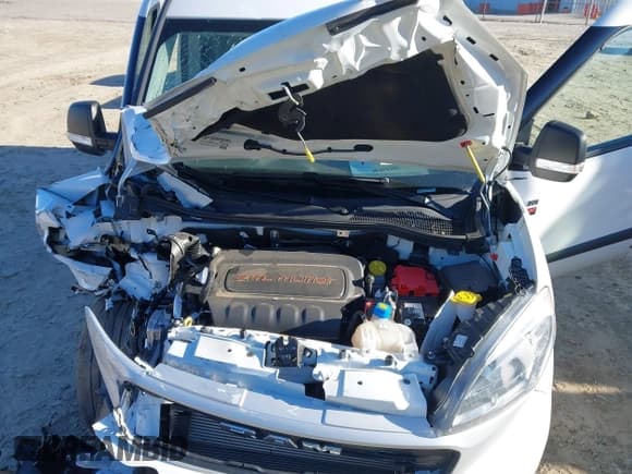 ✅ 2022 Ram ProMaster City Cargo Tradesman • VIN: ZFBHRFAB8N6Y72512 • Lot: 41253690. Wystawiony na IAAI z przebiegiem 19 120 mil. Bezpłatny archiwum sprzedaży aukcyjnych z USA i szczegółowy raport historii pojazdu na DreamBid. Zdjęcie 10.