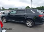 ✅ 2018 Lincoln MKT • VIN: 2LMHJ5NK1JBL01805 • Lot: 42876429. Wystawiony na IAAI z przebiegiem 337 120 mil. Bezpłatny archiwum sprzedaży aukcyjnych z USA i szczegółowy raport historii pojazdu na DreamBid. Zdjęcie 14.