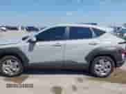 2024 Hyundai Kona SE z VIN KM8HA3AB7RU106593, wystawiony jako IAAI lot #43065618 z przebiegiem 16 699 mil mil oraz . Historia ofert i sprzedaży dostępna na DreamBid. Obrazek 14.