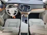 ✅ 2021 Volvo XC90 Momentum • VIN: YV4A22PK0M1766972 • Лот: 70051265. Опубликован ранее на Copart с пробегом 68 446 миль. Бесплатный доступ к архиву аукционных продаж из США и подробный отчёт об истории автомобиля на DreamBid. Изображение 8.