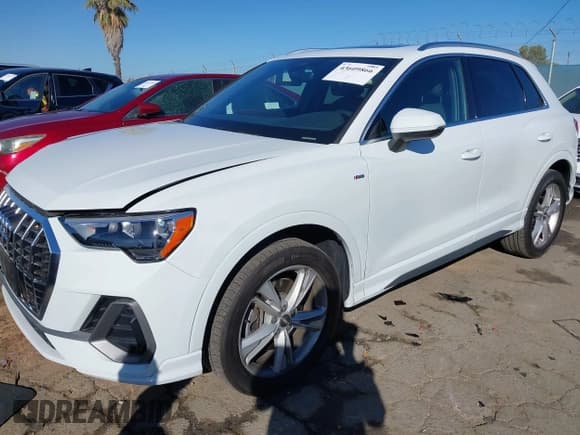 ✅ 2020 Audi Q3 S line Premium • VIN: WA1DECF31L1121912 • Lot: 43609866. Wystawiony na IAAI z przebiegiem 16 798 mil. Bezpłatny archiwum sprzedaży aukcyjnych z USA i szczegółowy raport historii pojazdu na DreamBid. Zdjęcie 19.