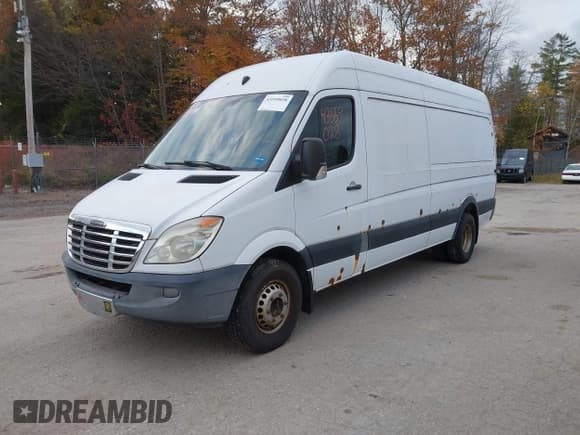 ✅ 2010 Freightliner Sprinter • VIN: WDYPF1CC1A5485346 • Lot: 43559028. Wystawiony na IAAI z przebiegiem 200 650 mil. Bezpłatny archiwum sprzedaży aukcyjnych z USA i szczegółowy raport historii pojazdu na DreamBid. Zdjęcie 17.
