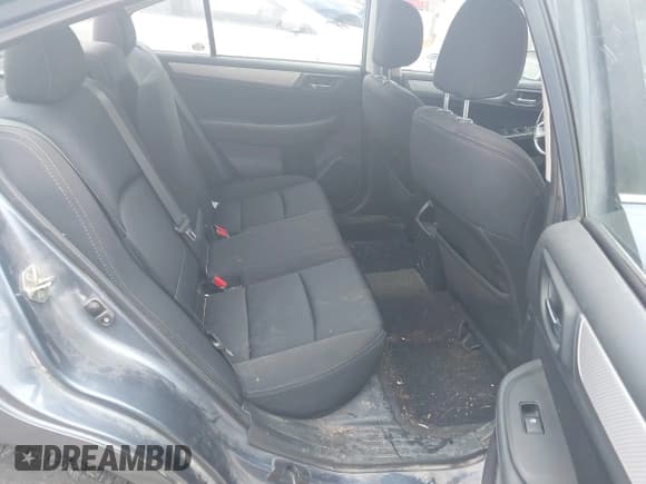 ✅ 2015 Subaru Legacy Premium • VIN: 4S3BNBC64F3065303 • Lot: 43509577. Wystawiony na IAAI z przebiegiem 192 465 mil. Bezpłatny archiwum sprzedaży aukcyjnych z USA i szczegółowy raport historii pojazdu na DreamBid. Zdjęcie 8.