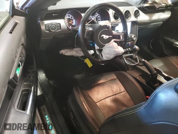 ✅ 2020 Ford Mustang EcoBoost Premium • VIN: 1FATP8UH1L5114562 • Lot: 90900365. Listed on Copart with 69,072 mi. Free auction sales archive from the USA and detailed vehicle history report at DreamBid. Image 8.