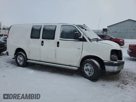 ✅ 2021 GMC Savana Cargo • VIN: 1GTW7AF78M1262297 • Lot: 41510995. Wystawiony na Copart z przebiegiem Nie podano. Bezpłatny archiwum sprzedaży aukcyjnych z USA i szczegółowy raport historii pojazdu na DreamBid. Zdjęcie 4.
