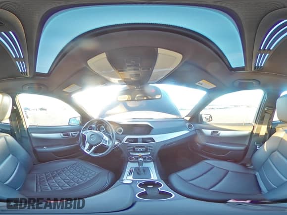 ✅ 2014 Mercedes-Benz C 300 Sport • VIN: WDDGF8ABXER320950 • Lot: 93869425. Wystawiony na Copart z przebiegiem 102 757 mil. Bezpłatny archiwum sprzedaży aukcyjnych z USA i szczegółowy raport historii pojazdu na DreamBid. Zdjęcie 14.