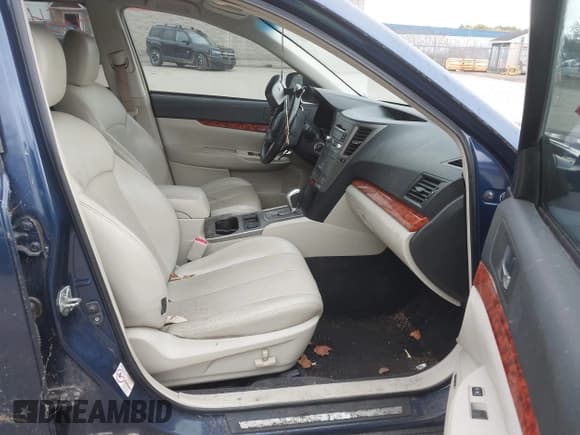 ✅ 2010 Subaru Outback Limited • VIN: 4S4BRCJC4A3331376 • Лот: 43547387. Опубликован ранее на IAAI с пробегом 192 162 миль. Бесплатный доступ к архиву аукционных продаж из США и подробный отчёт об истории автомобиля на DreamBid. Изображение 5.