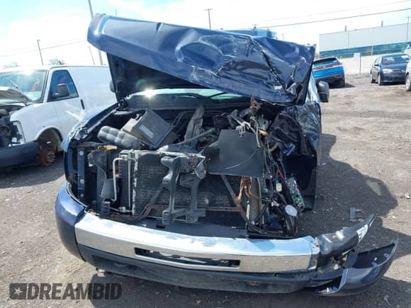 ✅ 2011 Chevrolet Silverado 1500 LS • VIN: 1GCRKREA1BZ252507 • Lot: 42136484. Wystawiony na IAAI z przebiegiem 212 211 mil mil. Skorzystaj z bezpłatnego archiwum sprzedaży aukcyjnych z USA i zobacz szczegółowy raport historii pojazdu na DreamBid. Zdjęcie 12.