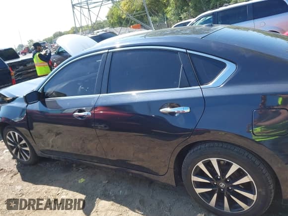 ✅ 2018 Nissan Altima SV • VIN: 1N4AL3APXJC260226 • Lot: 43154207. Wystawiony na IAAI z przebiegiem 102 025 mil. Bezpłatny archiwum sprzedaży aukcyjnych z USA i szczegółowy raport historii pojazdu na DreamBid. Zdjęcie 15.