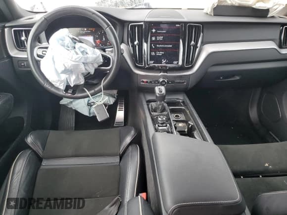 ✅ 2019 Volvo XC60 R-Design • VIN: LYV102DM4KB235827 • Lot: 57919953. Listed on Copart with 53,023 mi. Free auction sales archive from the USA and detailed vehicle history report at DreamBid. Image 8.