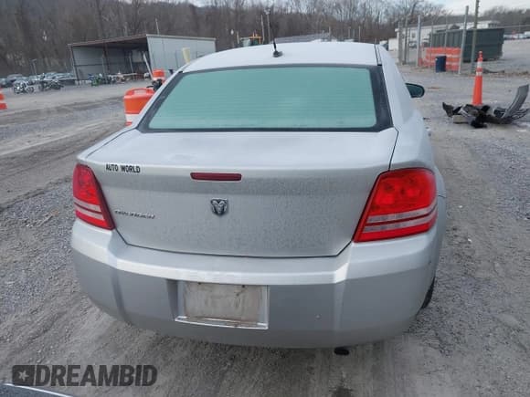 ✅ 2008 Dodge Avenger SE • VIN: 1B3LC46K48N296855 • Lot: 41390164. Wystawiony na IAAI z przebiegiem 158 735 mil. Bezpłatny archiwum sprzedaży aukcyjnych z USA i szczegółowy raport historii pojazdu na DreamBid. Zdjęcie 16.