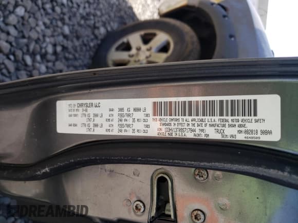 ✅ 2009 Dodge 1500 SLT • VIN: 1D3HV13T09S717944 • Lot: 50044105. Wystawiony na Copart z przebiegiem 116 553 mil. Bezpłatny archiwum sprzedaży aukcyjnych z USA i szczegółowy raport historii pojazdu na DreamBid. Zdjęcie 12.