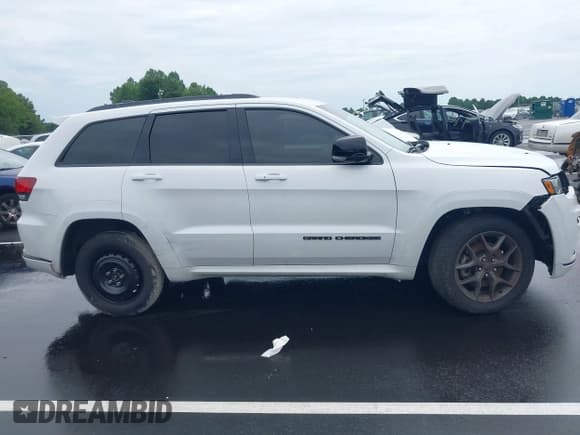 ✅ 2020 Jeep Grand Cherokee Limited X • VIN: 1C4RJFBT2LC385577 • Лот: 42983521. Опубликован ранее на IAAI с пробегом 67 074 миль. Бесплатный доступ к архиву аукционных продаж из США и подробный отчёт об истории автомобиля на DreamBid. Изображение 13.