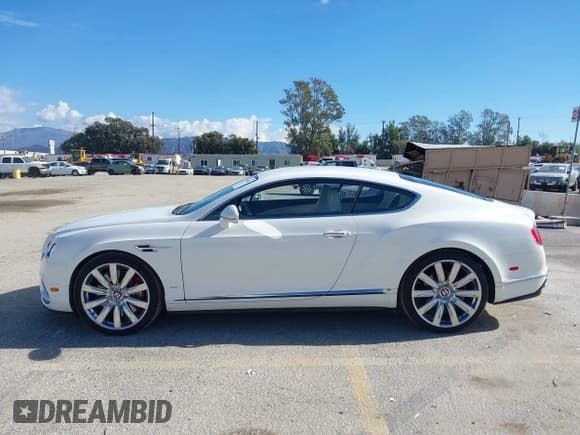 ✅ 2016 Bentley Continental GT S • VIN: SCBFH7ZAXGC058278 • Lot: 43748308. Wystawiony na IAAI z przebiegiem 61 315 mil. Bezpłatny archiwum sprzedaży aukcyjnych z USA i szczegółowy raport historii pojazdu na DreamBid. Zdjęcie 14.