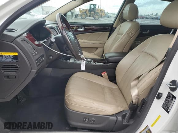 ✅ 2013 Hyundai Equus Signature • VIN: KMHGH4JH5DU064421 • Lot: 49272045. Listed on Copart with 129,449 mi. Free auction sales archive from the USA and detailed vehicle history report at DreamBid. Image 7.