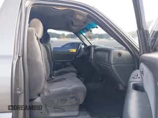 2002 Chevrolet Silverado 1500 LS z VIN 1GCEK14T12E143281, wystawiony jako IAAI lot #43197831 z przebiegiem 241 904 mil mil oraz . Historia ofert i sprzedaży dostępna na DreamBid. Obrazek 5.