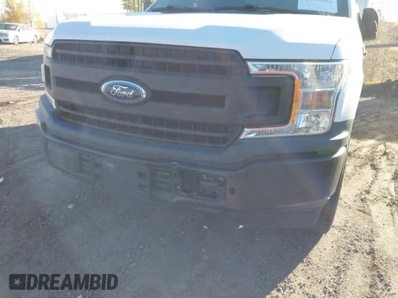 ✅ 2018 Ford F-150 XL • VIN: 1FTEX1C59JKE86103 • Lot: 43573932. Wystawiony na IAAI z przebiegiem Nie podano. Bezpłatny archiwum sprzedaży aukcyjnych z USA i szczegółowy raport historii pojazdu na DreamBid. Zdjęcie 6.