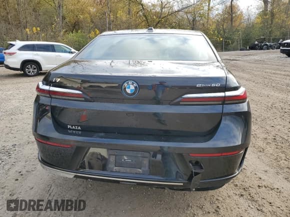 ✅ 2024 BMW i7 eDrive50 • VIN: WBY43EJ06RCR02022 • Lot: 89799375. Wystawiony na Copart z przebiegiem Nie podano. Bezpłatny archiwum sprzedaży aukcyjnych z USA i szczegółowy raport historii pojazdu na DreamBid. Zdjęcie 6.