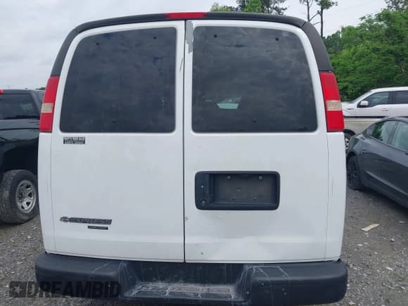 ✅ 2012 Chevrolet Express Passenger LS • VIN: 1GNSGBF4XC1143649 • Lot: 42259875. Listed on IAAI with 213,921 mi. Free auction sales archive from the USA and detailed vehicle history report at DreamBid. Image 16.